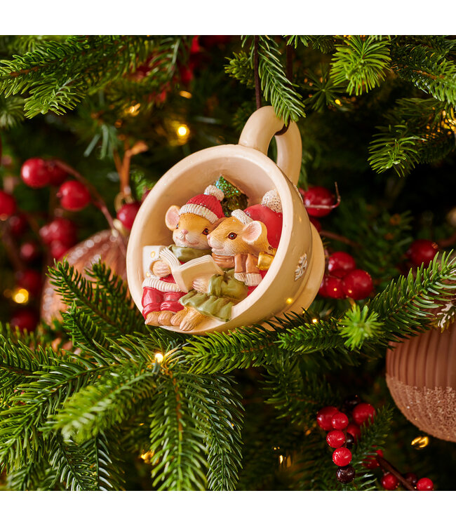 Ornement souris dans une tasse | Douceur réconfortante de Noël