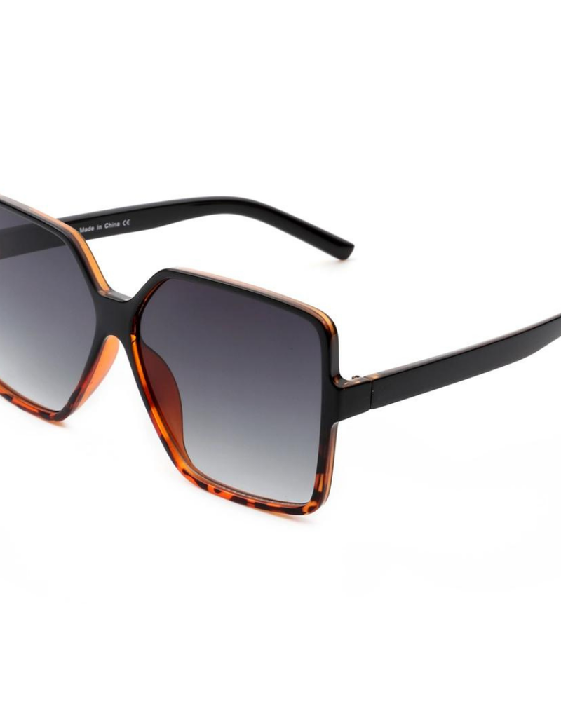 Cramilo Eyewear Square Oversize Sunglasses