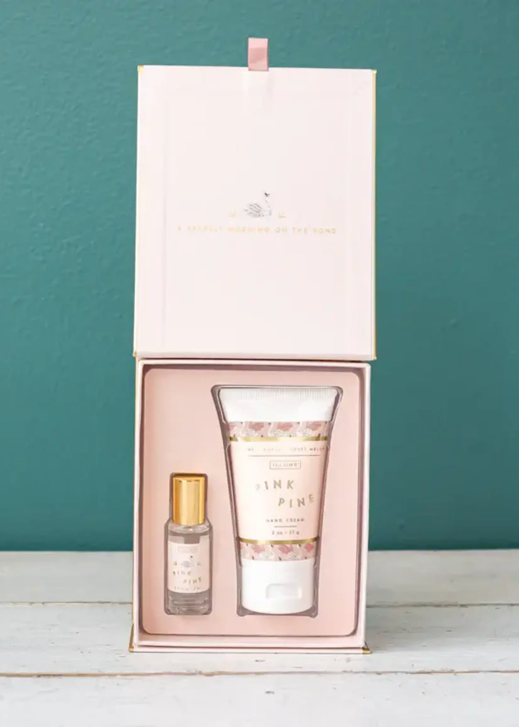 Illume Pink Pine Gift Set