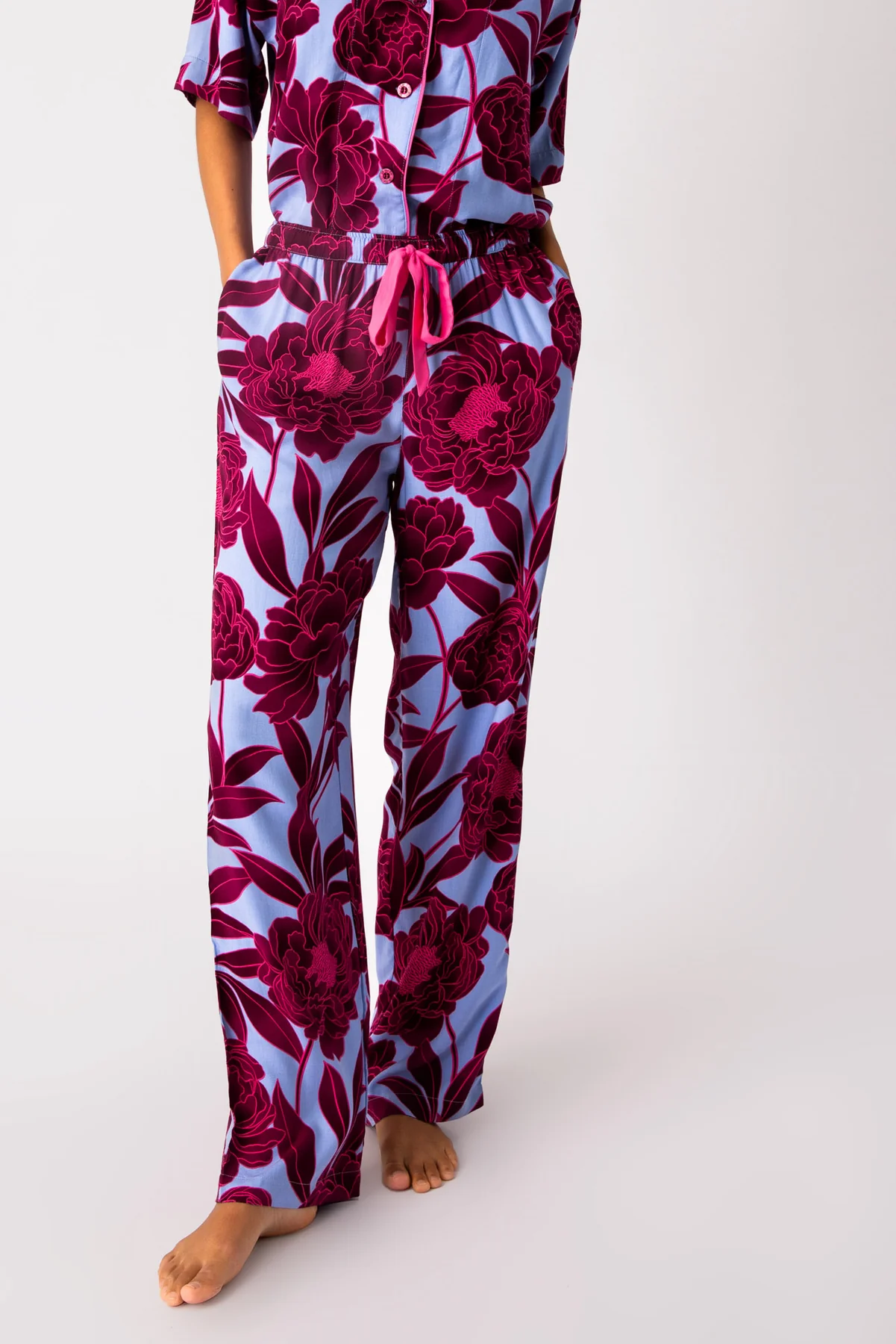 Zara, Pants & Jumpsuits, Zara Red Plaid Leggings Size Medium