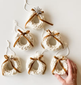 Holiday Wooly Wreath Ornament Kit