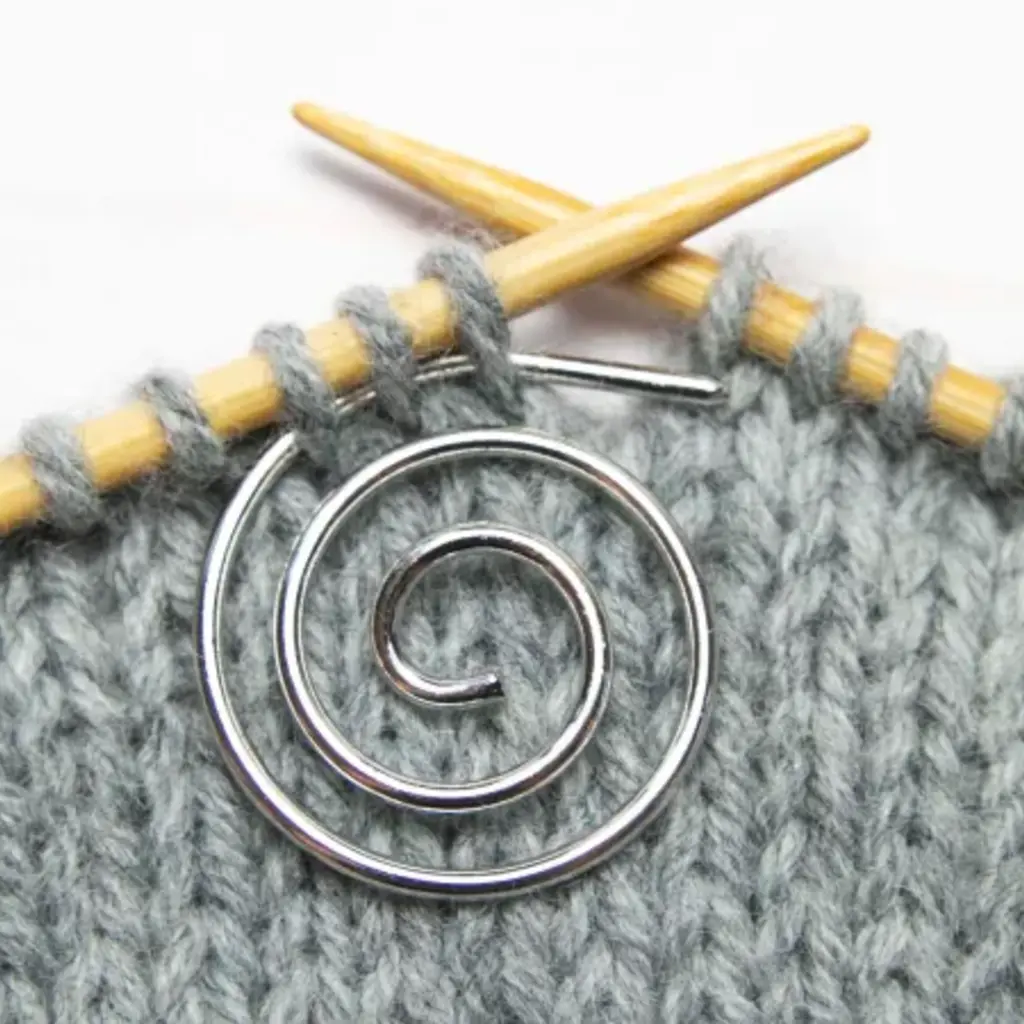 Spiral Cable Needle - Art of Yarn