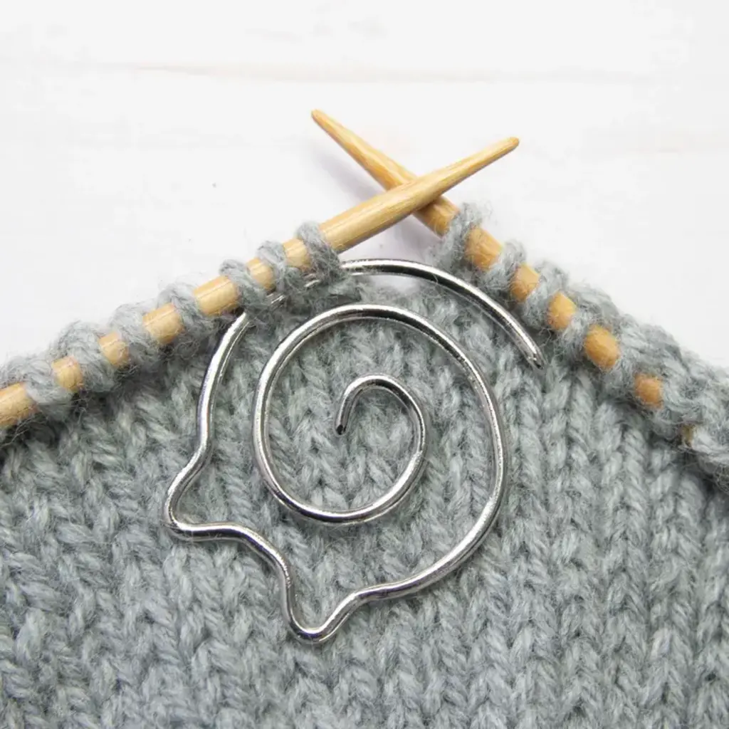 Cat Spiral Cable Needle Silver