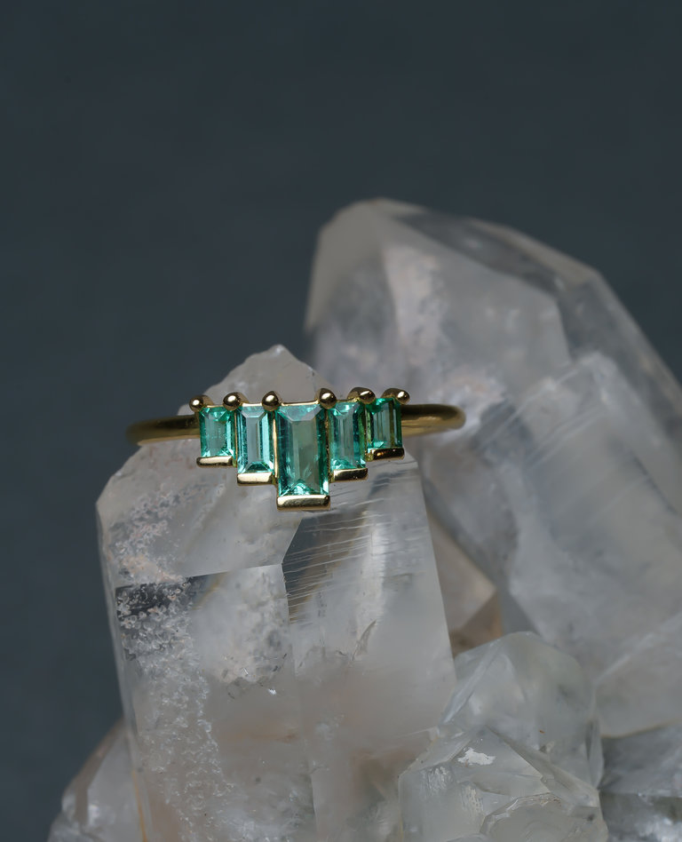 Artëmer Artemer Five Baguettes Emeralds Ring