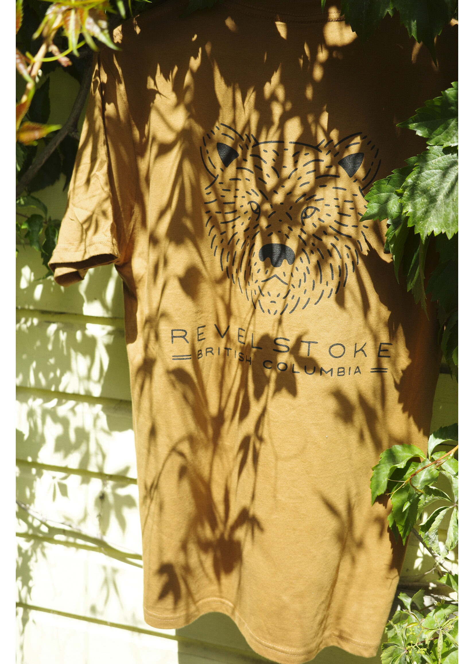 Trading Co. Revelstoke - Flash Bear Tee