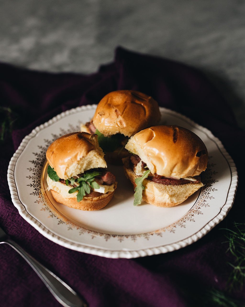 Burger brioché de magret de canard au reblochon