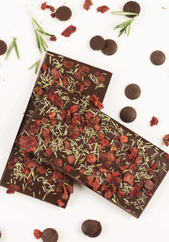 Dark chocolate bar with strawberries and rosemary - Couleur Chocolat 90g 