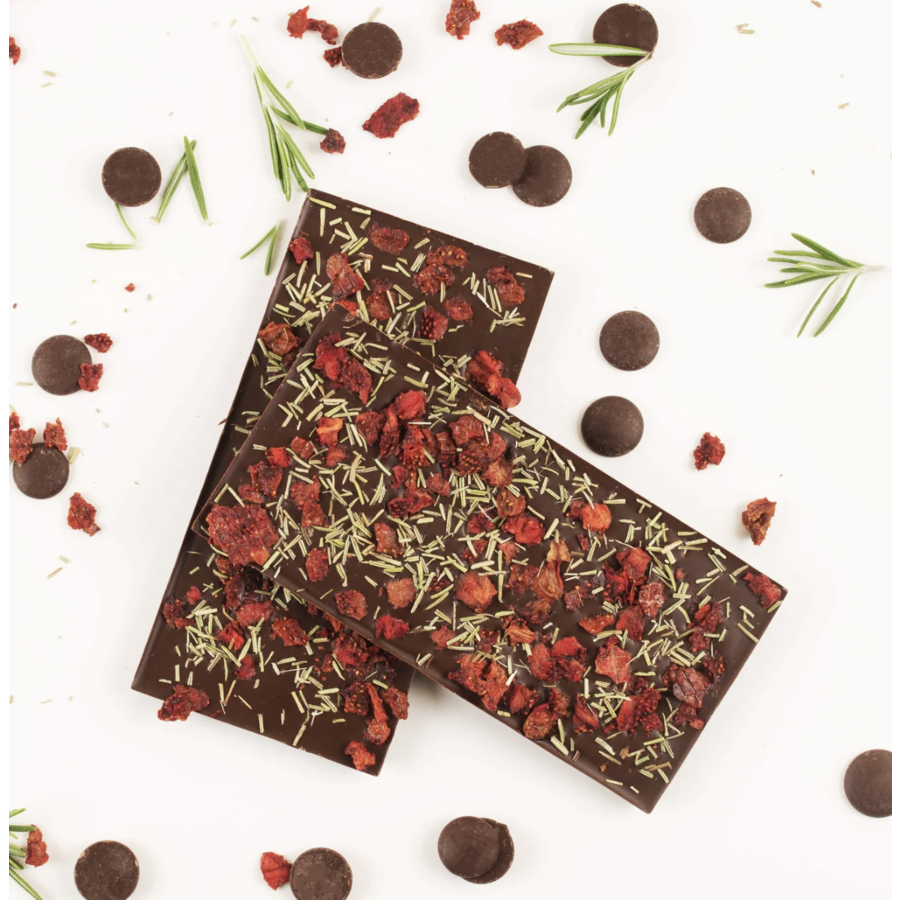 Dark chocolate bar with strawberries and rosemary - Couleur Chocolat 90g
