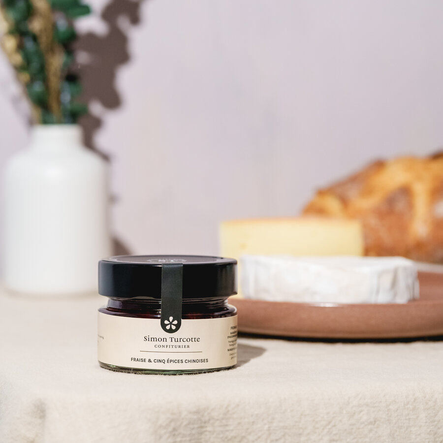Jam for cheese with strawberry and 5 Chinese spices - Simon Turcotte 125 ml