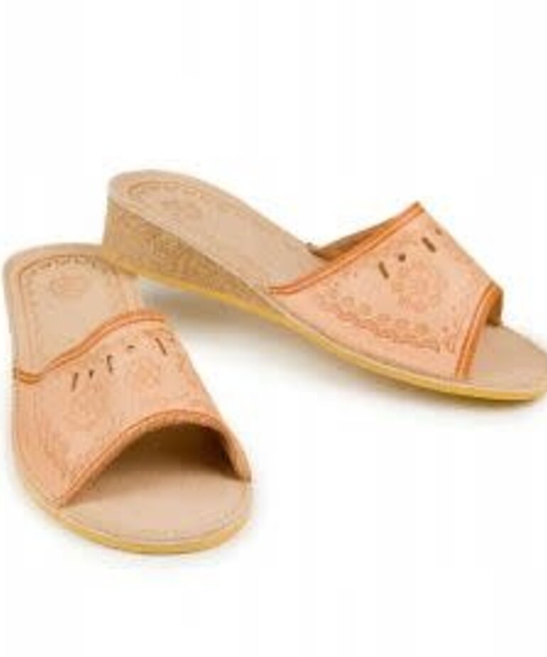 KAPCIE DAMSKIE SKORZANE NA KORKU Z ODKRYTYMI PALCAMI