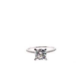 Solitaire engagement ring