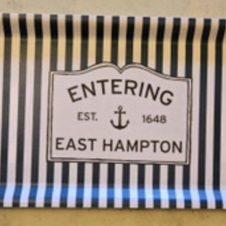 Muddy Dog Entering East Hampton Tray  - Small