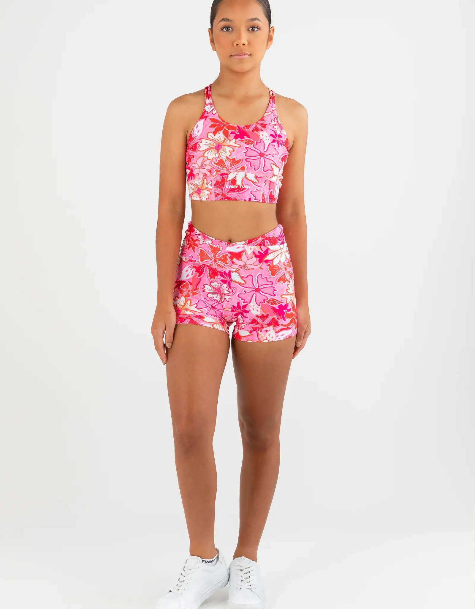 every turn CROSSOVER SHORT NEON SIZE 8