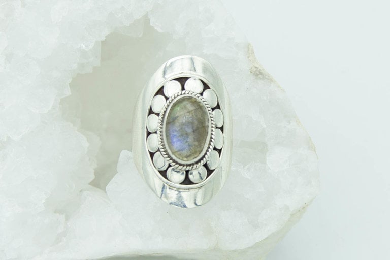 Labradorite Ring - Camelia