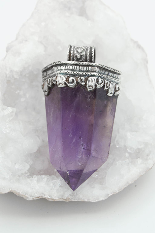 Amethyst Pendant - Pointe