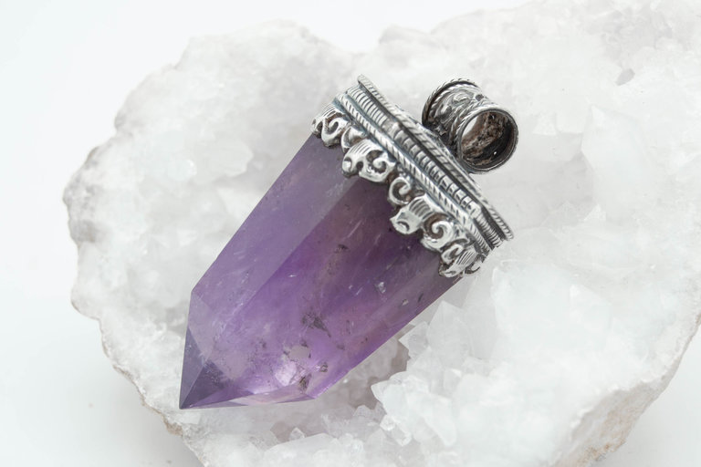 Amethyst Pendant - Pointe