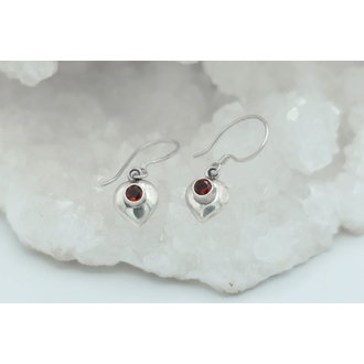 Garnet Earrings - Coeur Garnet Earrings - Coeur