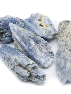 . Cyanite bleue brute
