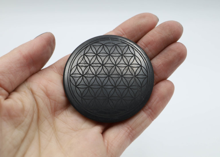 Shungite plaque aimantée - Fleur de vie