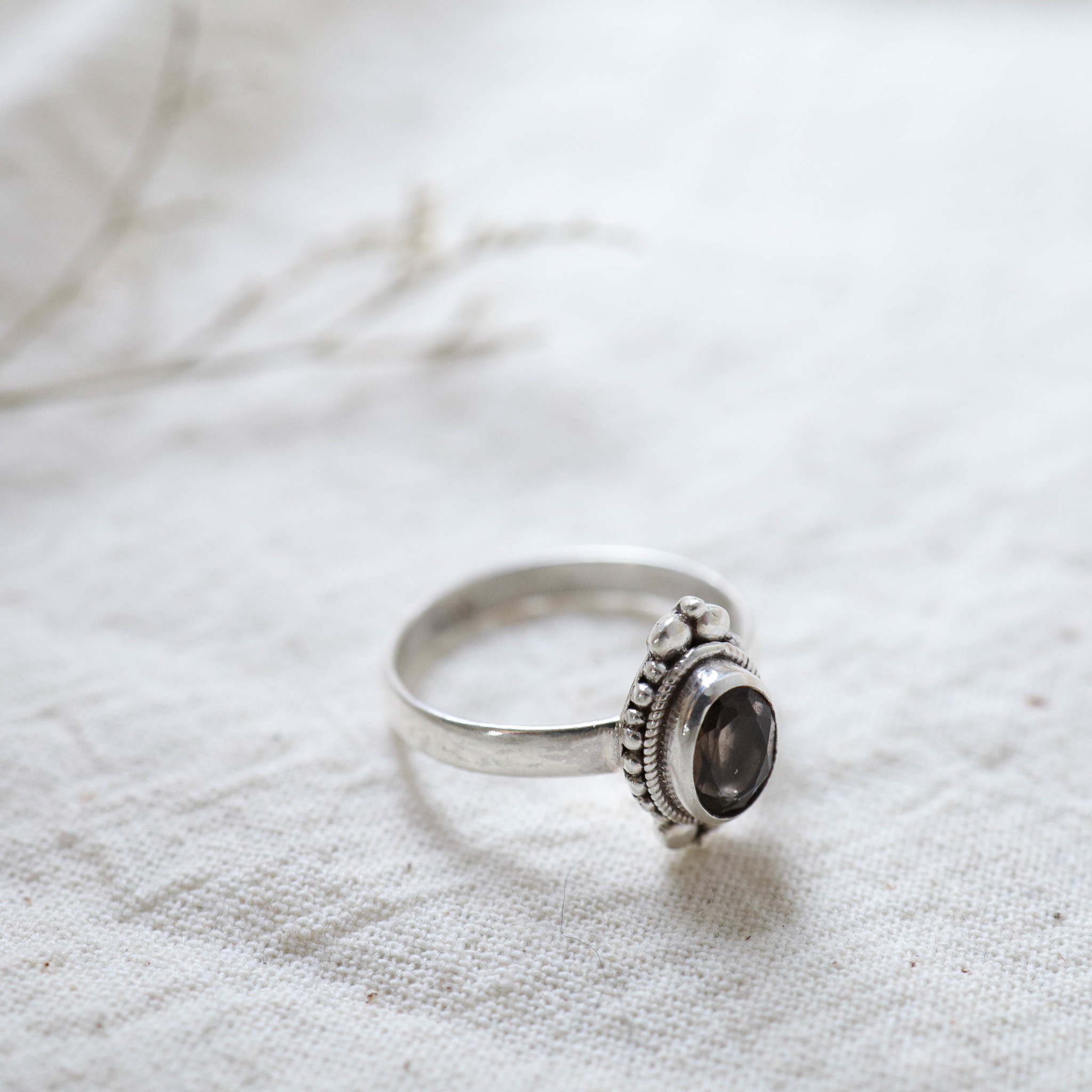Smoky quartz ring - Coquille