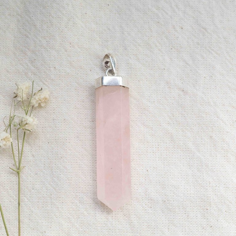 Rose Quartz Pendant - Pointe