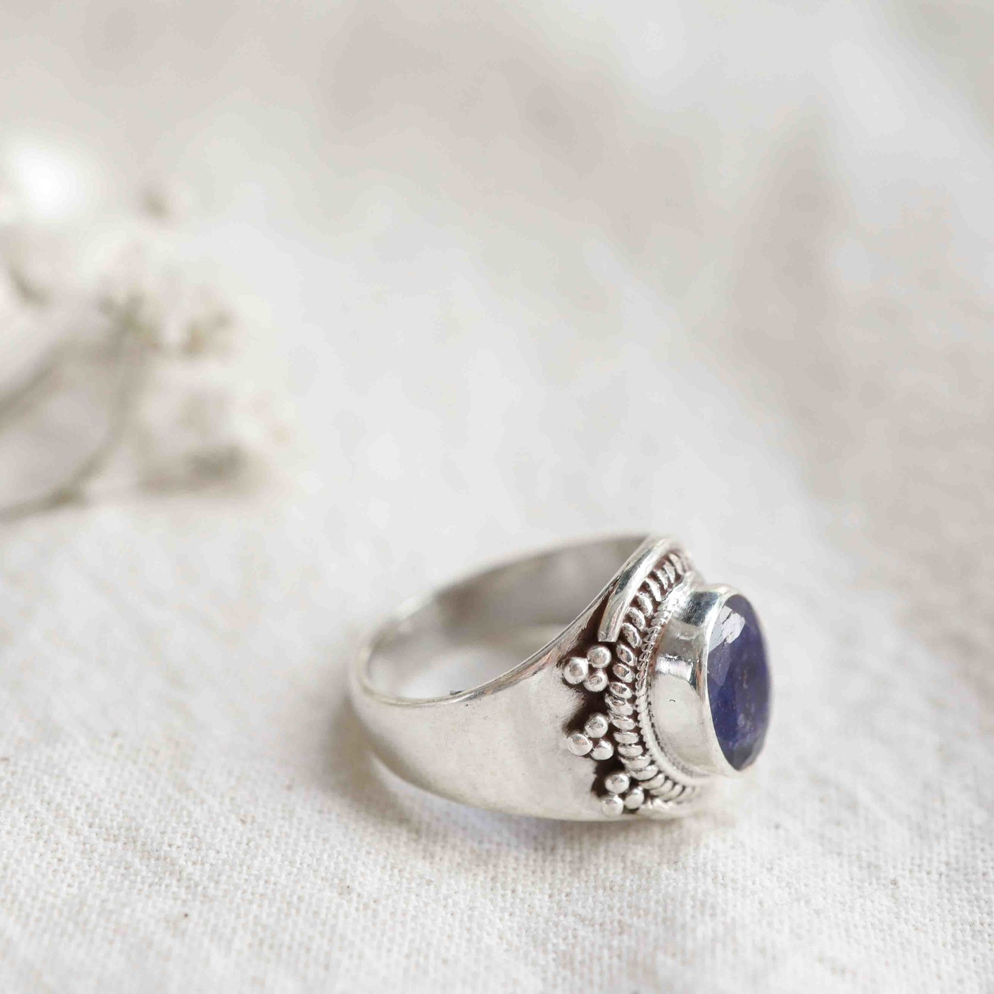 Sapphire ring - Solaire