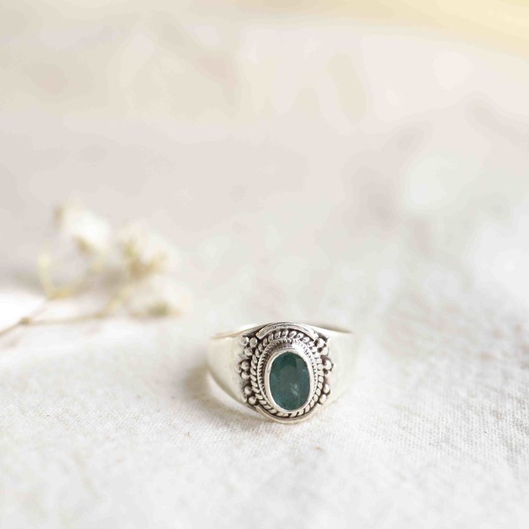 Emerald Ring - Solaire