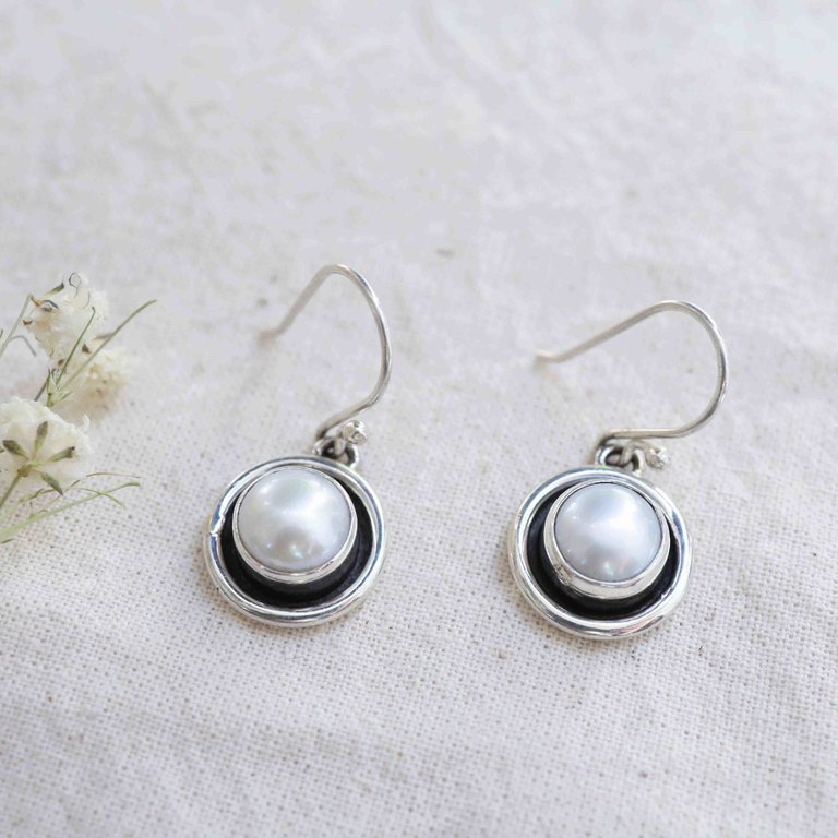Pearl Earrings - Neige