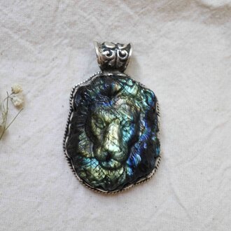 Pendentif Labradorite - Lion Pendentif Labradorite - Lion