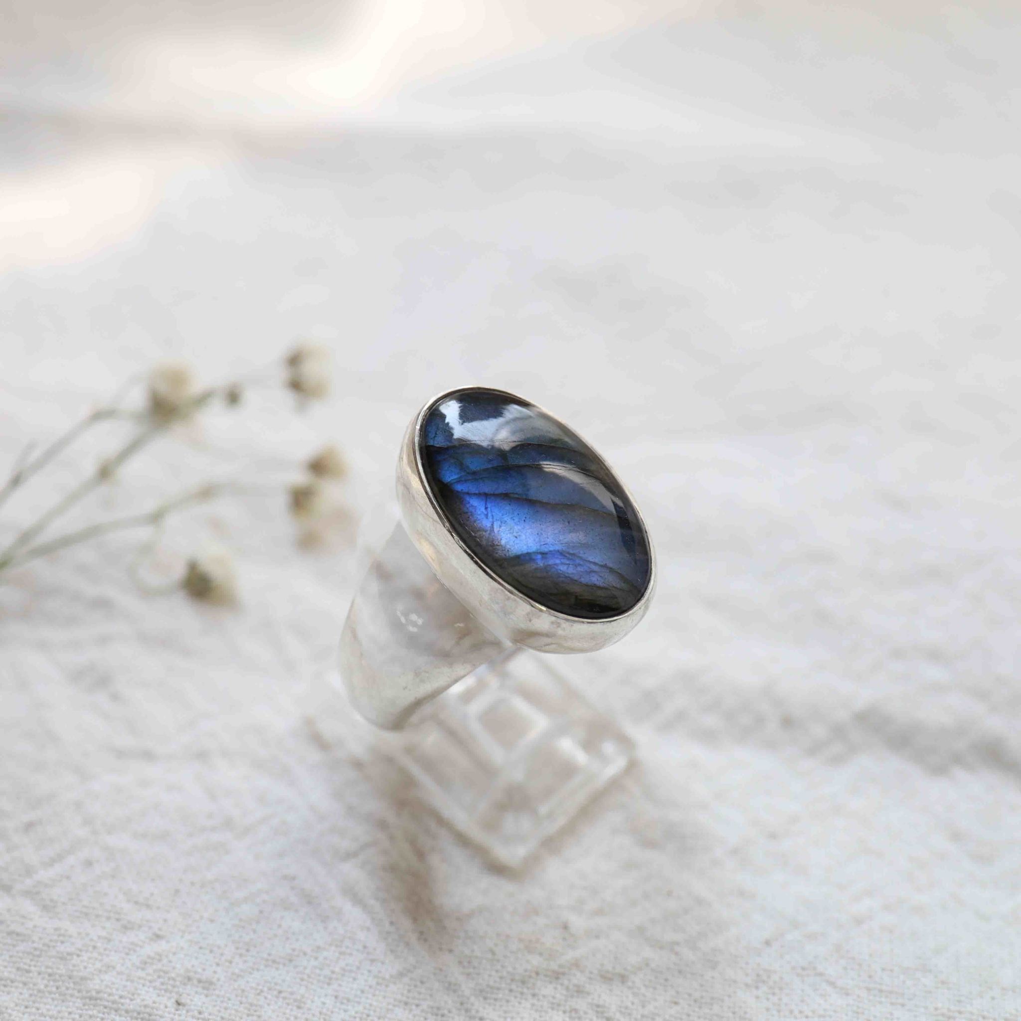 Labradorite ring - Simple