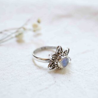 Bague Pierre de lune - Lotus Bague Pierre de lune - Lotus