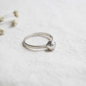 Pearl Ring - Hibiscus