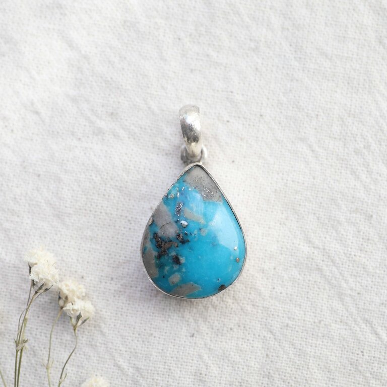 Turquoise Pendant - Sagesse