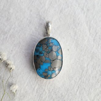 Pendentif Turquoise & Pyrite - Ovale Pendentif Turquoise & Pyrite - Ovale