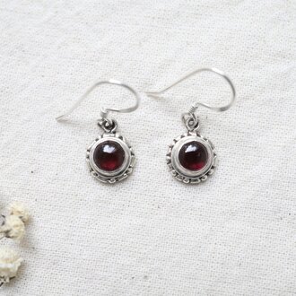 Boucles d'oreilles Grenat - Freyja Boucles d'oreilles Grenat - Freyja