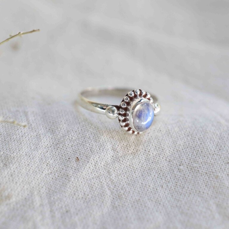 Rainbow moonstone ring - Dahlia