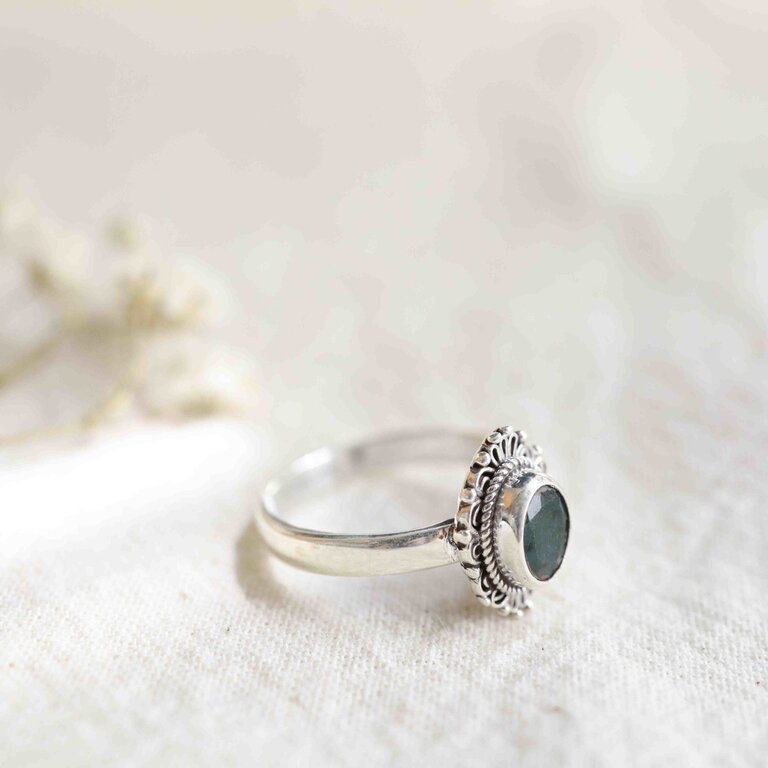 Emerald Ring - Pivoine