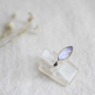 Rainbow moonstone ring - Lily