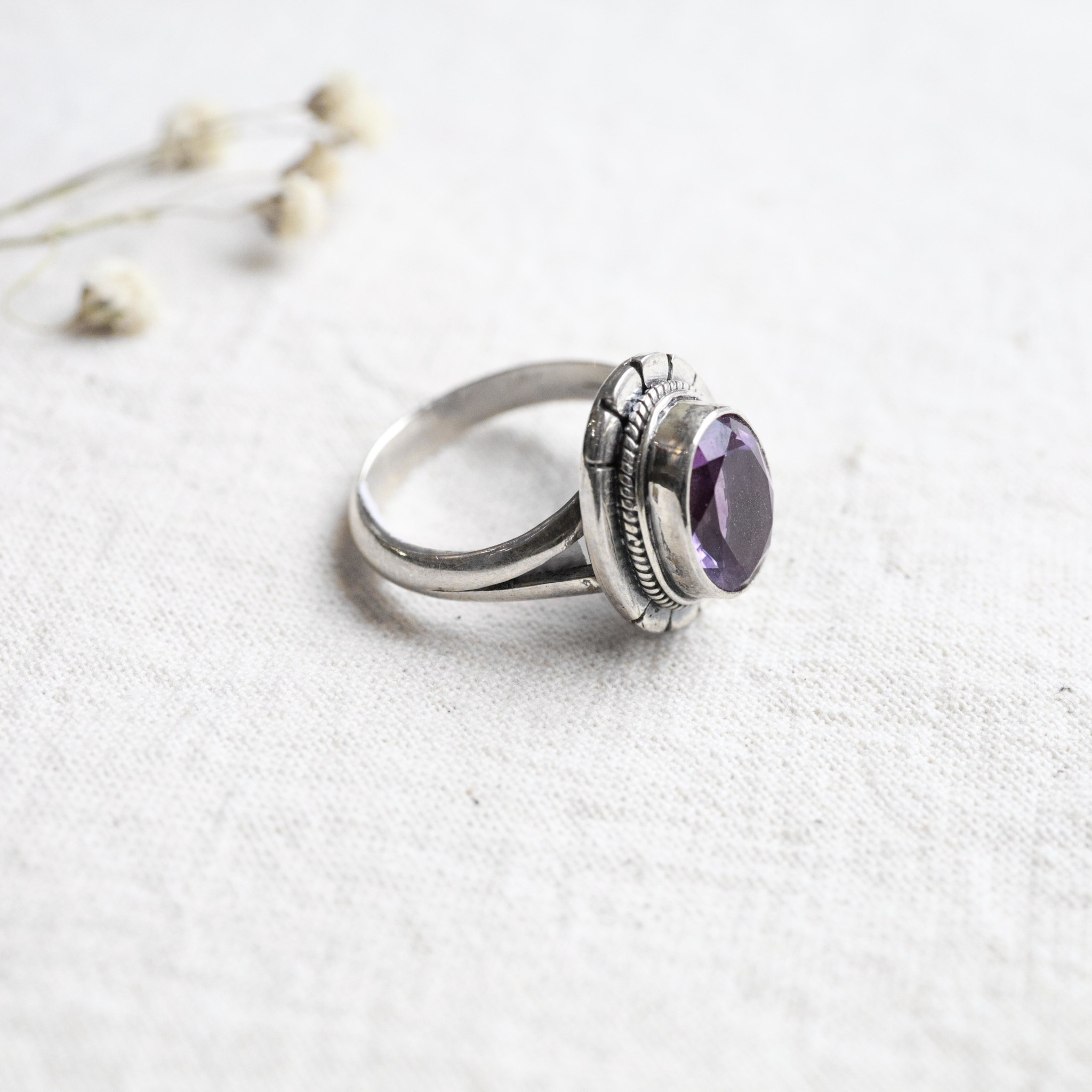 Amethyst Ring - Vesta