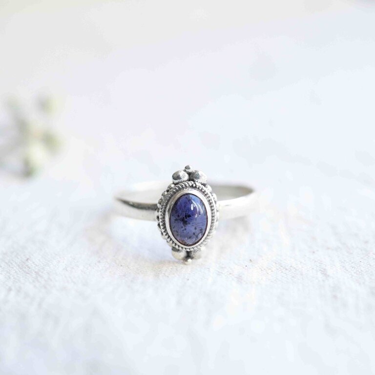 Iolite Ring - Coquille