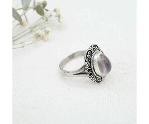 rose-quartz-ring-iris.jpg