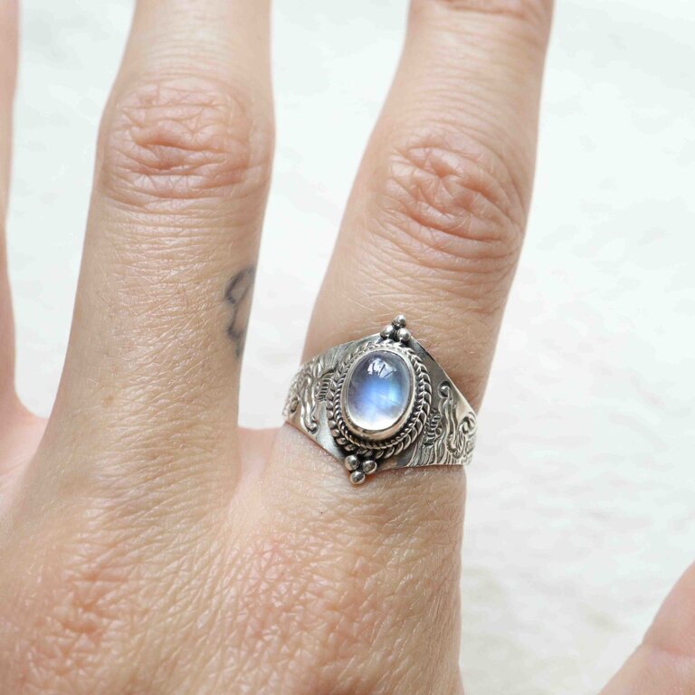 Rainbow moonstone ring - Draco