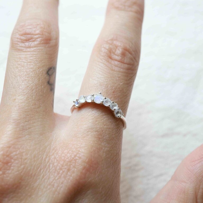 Rainbow moonstone ring - Ixia