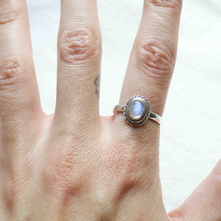 Rainbow moonstone ring - Arlo