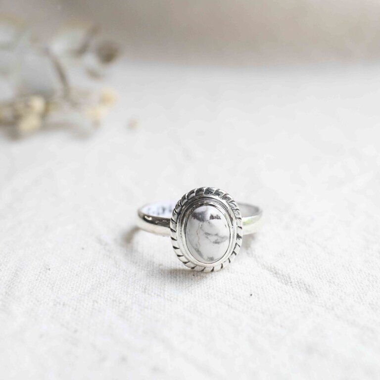 Howlite Ring - Arlo