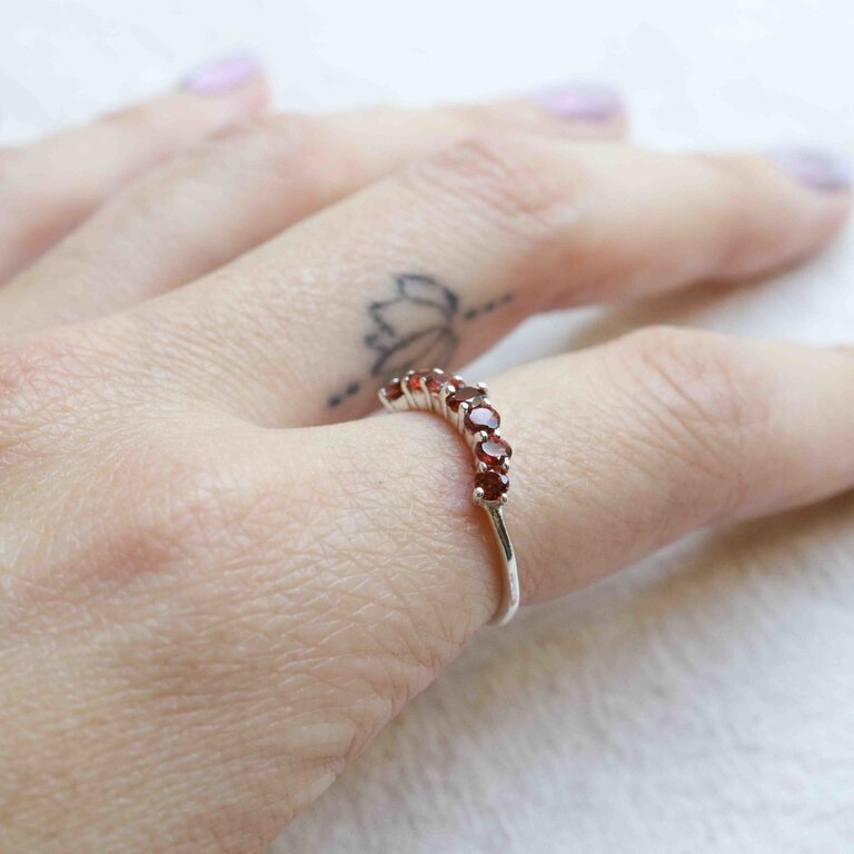 Garnet Ring - Ixia