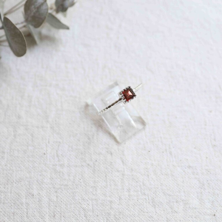 Garnet Ring - Filao