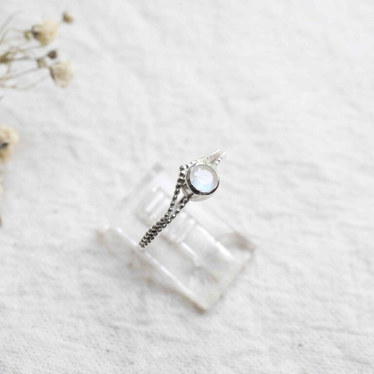 Rainbow moonstone ring - Ariel