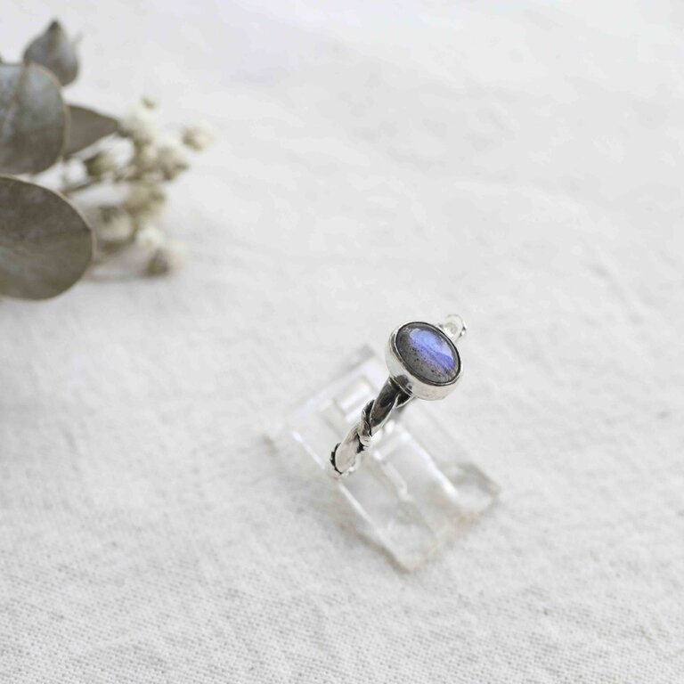 Labradorite Ring - Torsade