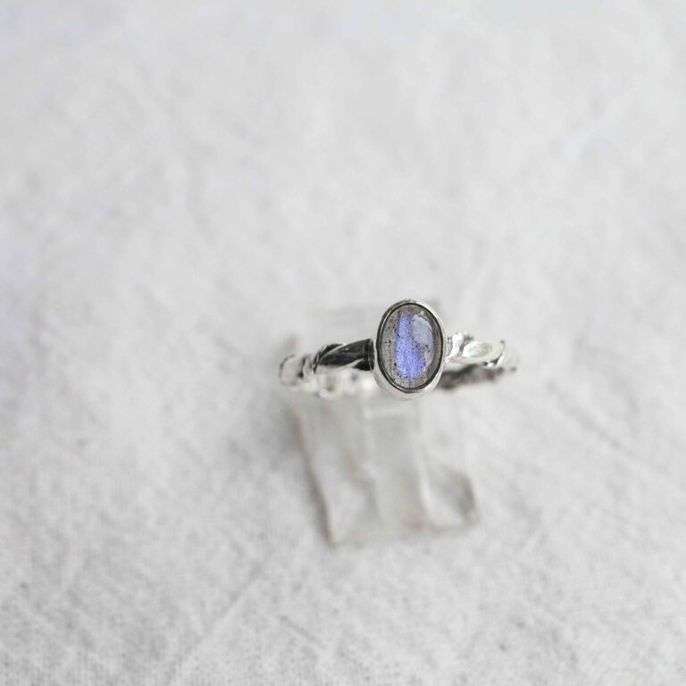 Labradorite Ring - Torsade